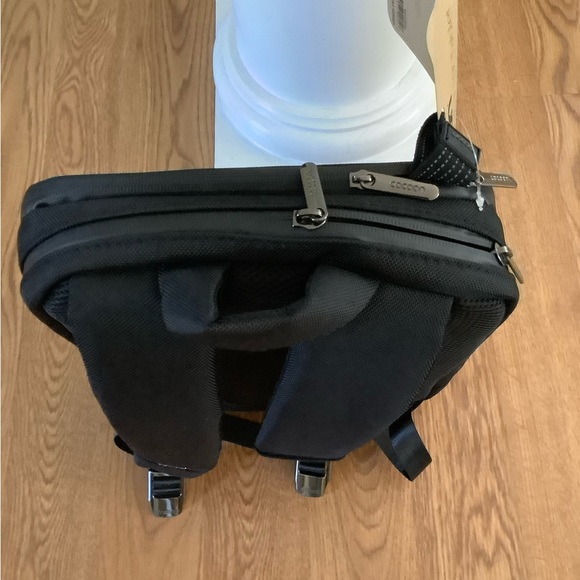 Cocoon  13” + Laptop 10” Tablet Backpack Slim NWT - Picture 2 of 8